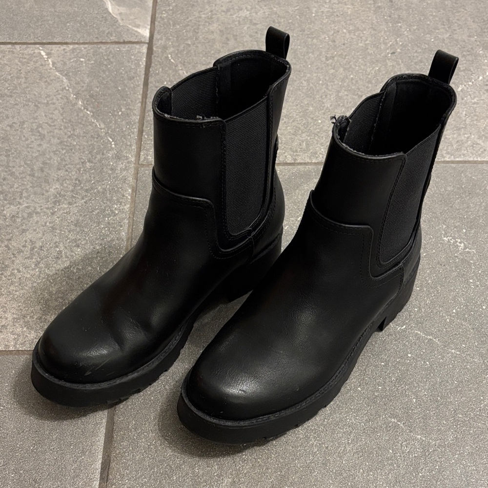 Old Navy Black Leather Boots